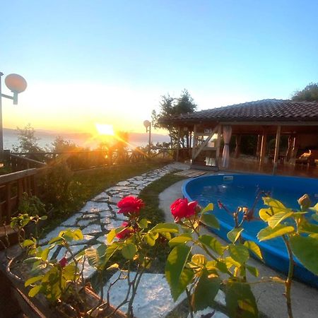 Robinson Sunset Guest House Lagadin Bagian luar foto