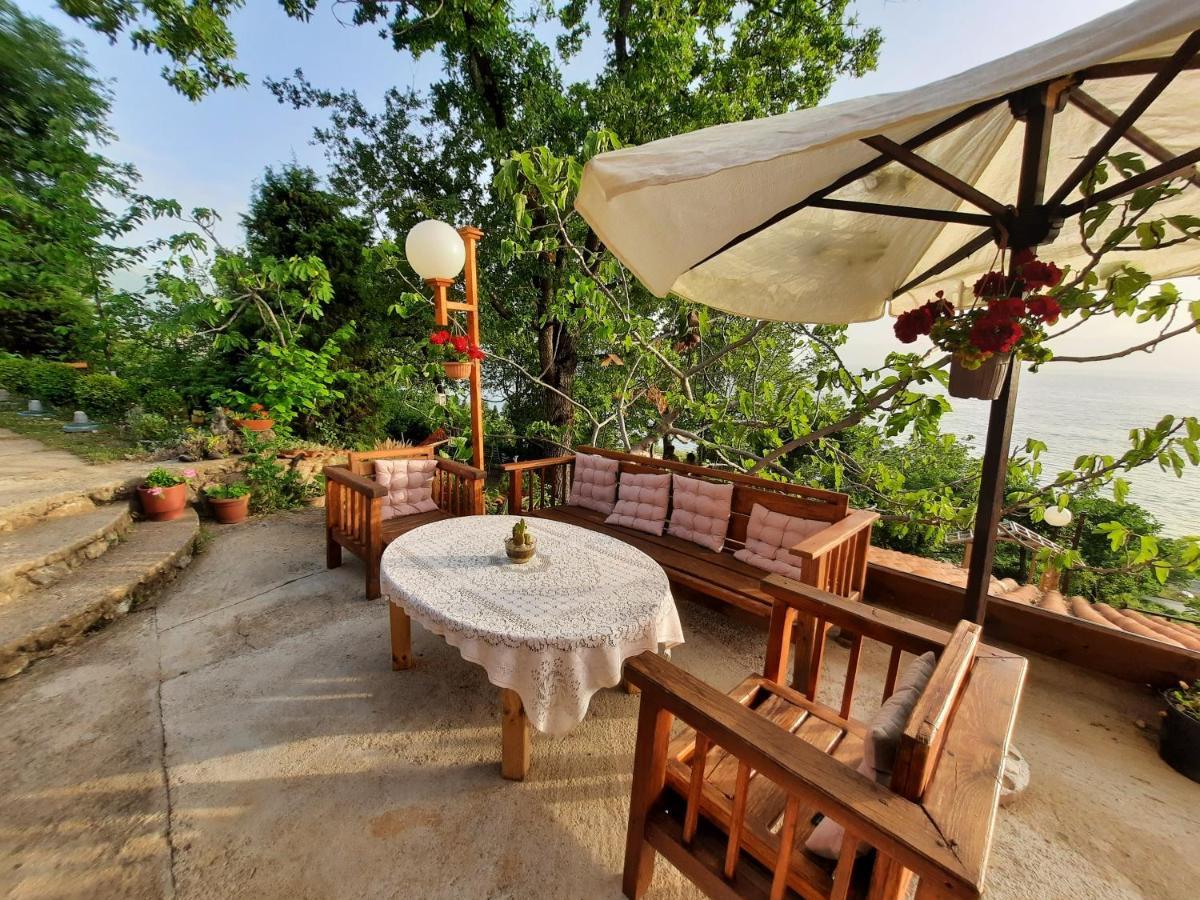 Robinson Sunset Guest House Lagadin Bagian luar foto