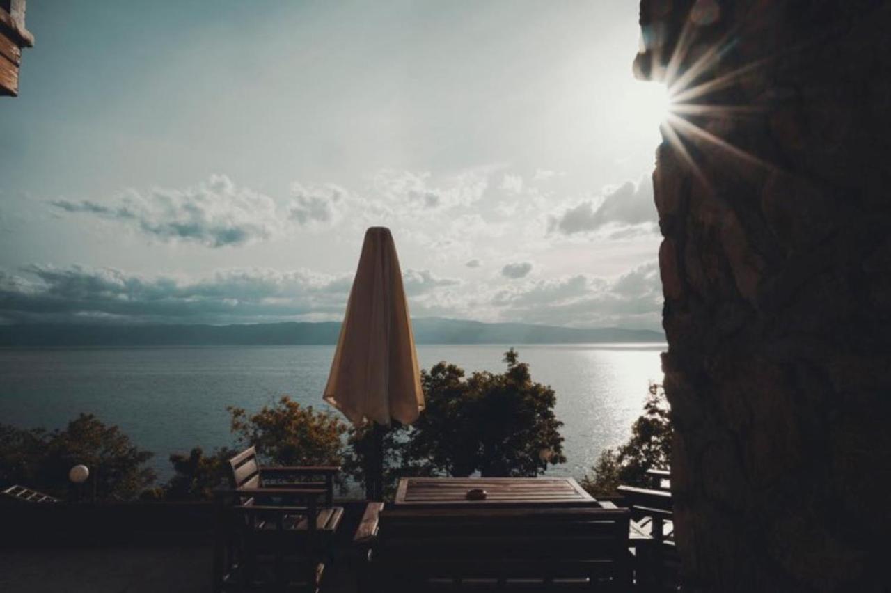 Robinson Sunset Guest House Lagadin Bagian luar foto