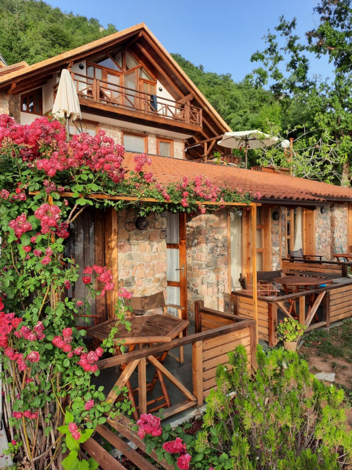 Robinson Sunset Guest House Lagadin Bagian luar foto