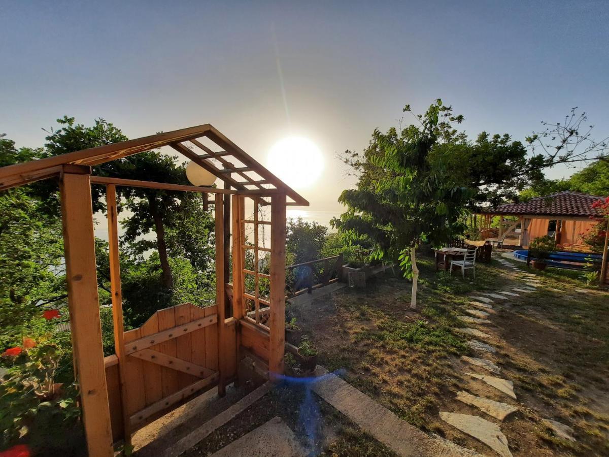 Robinson Sunset Guest House Lagadin Bagian luar foto